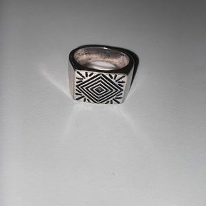 NWOT Engraved earthbound ring